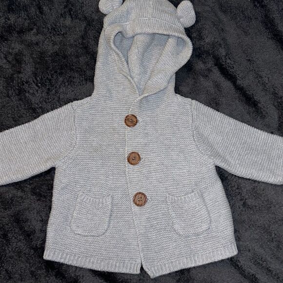 0-3m gray button down sweater - Picture 2 of 2